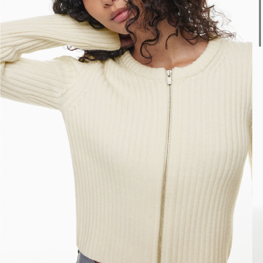 Aisha Sunday Best zip-up cardigan from Aritzia - Picture 3 of 3